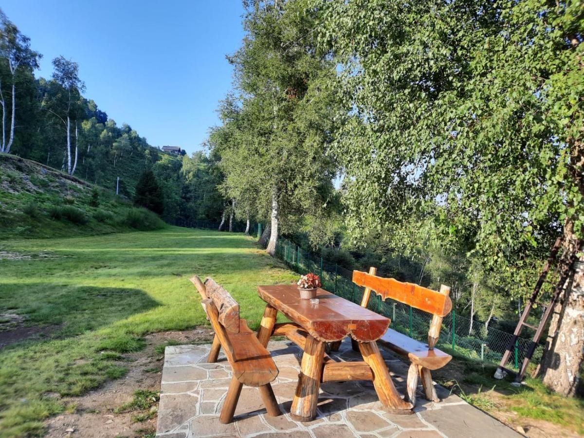 Mael Lodge *